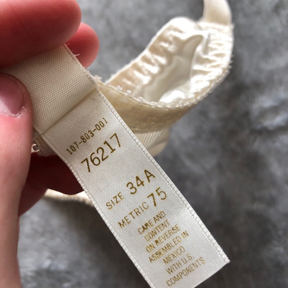 sparkly sexy victoria’s secret white lace bra - Picture 5 of 5